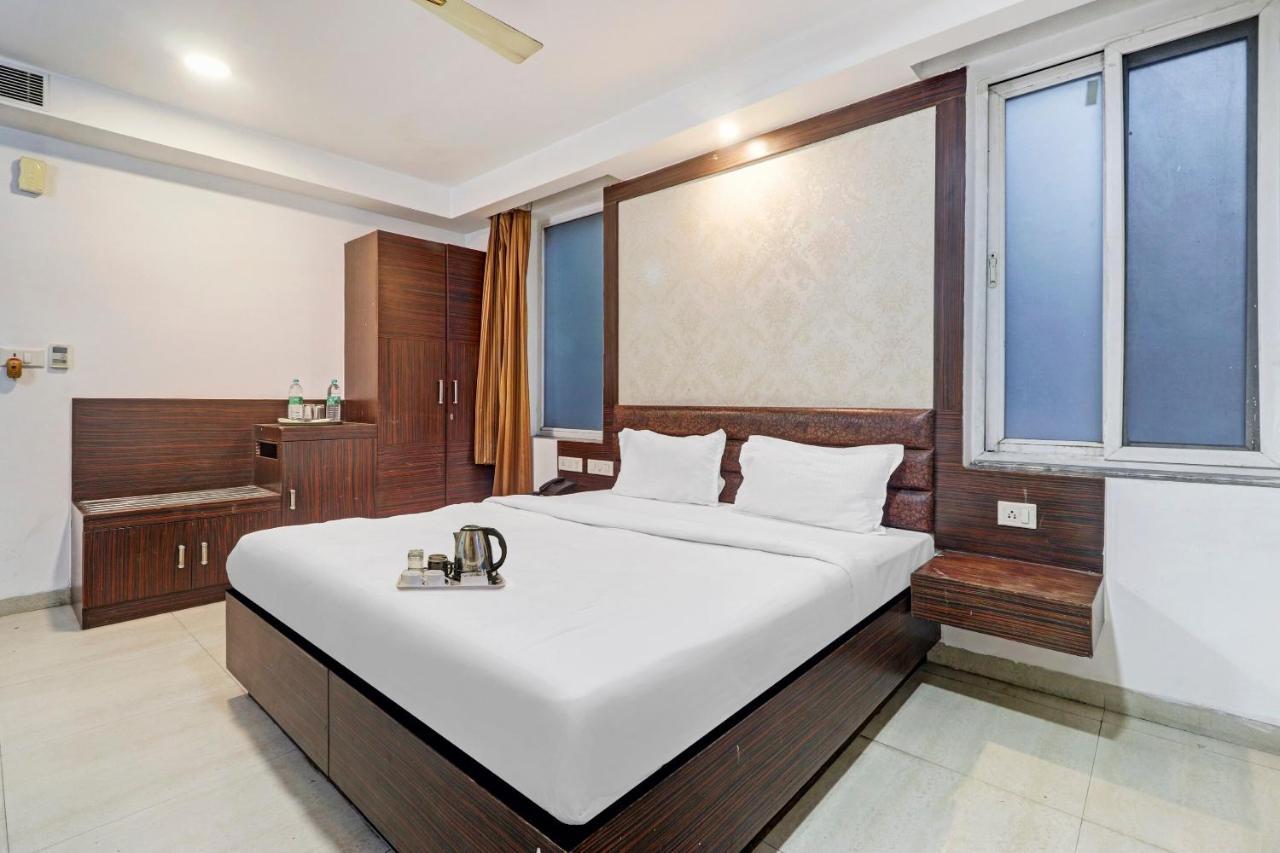 Oyo Townhouse 748 Hotel Parth Paradise Ghaziabad Eksteriør bilde