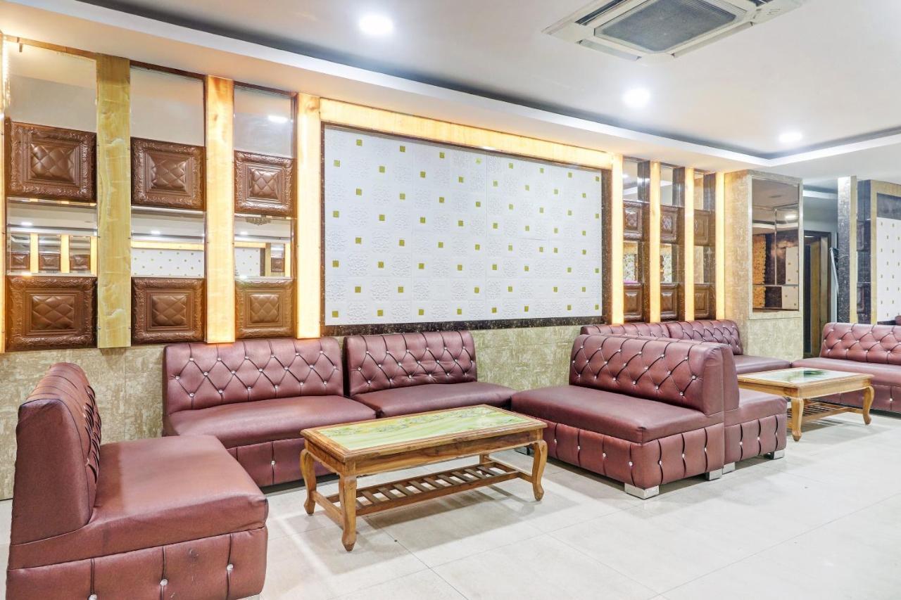 Oyo Townhouse 748 Hotel Parth Paradise Ghaziabad Eksteriør bilde