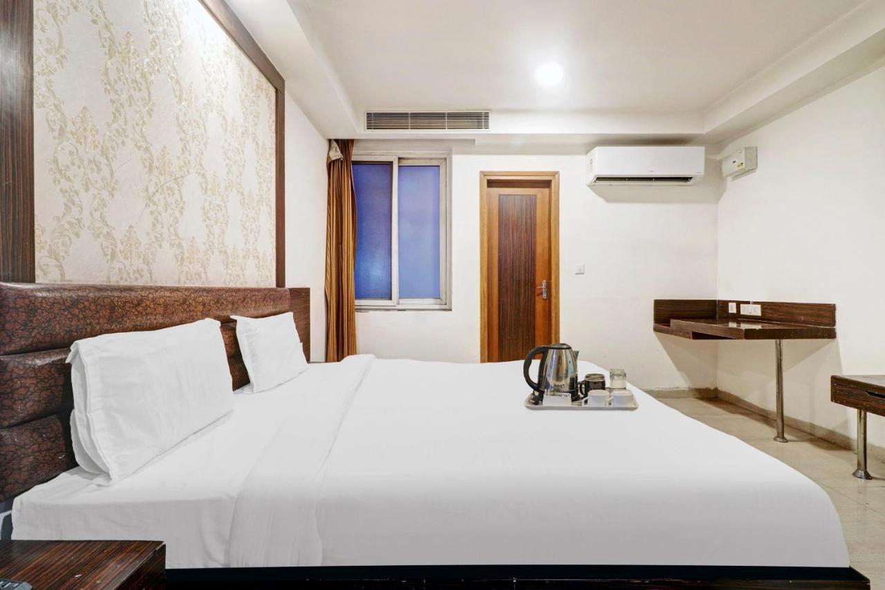 Oyo Townhouse 748 Hotel Parth Paradise Ghaziabad Eksteriør bilde