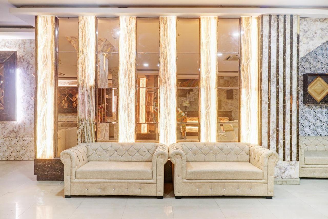 Oyo Townhouse 748 Hotel Parth Paradise Ghaziabad Eksteriør bilde